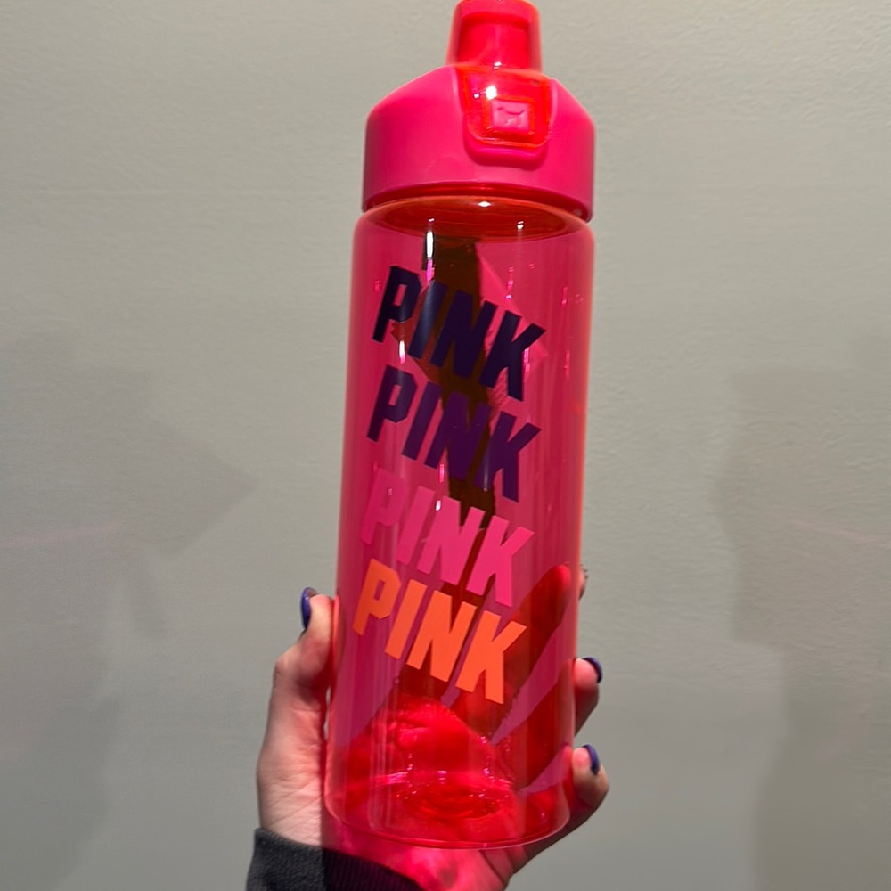 Victoria’s Secret 32 oz water bottle